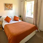 Private 2 Beds Flat Canada Water