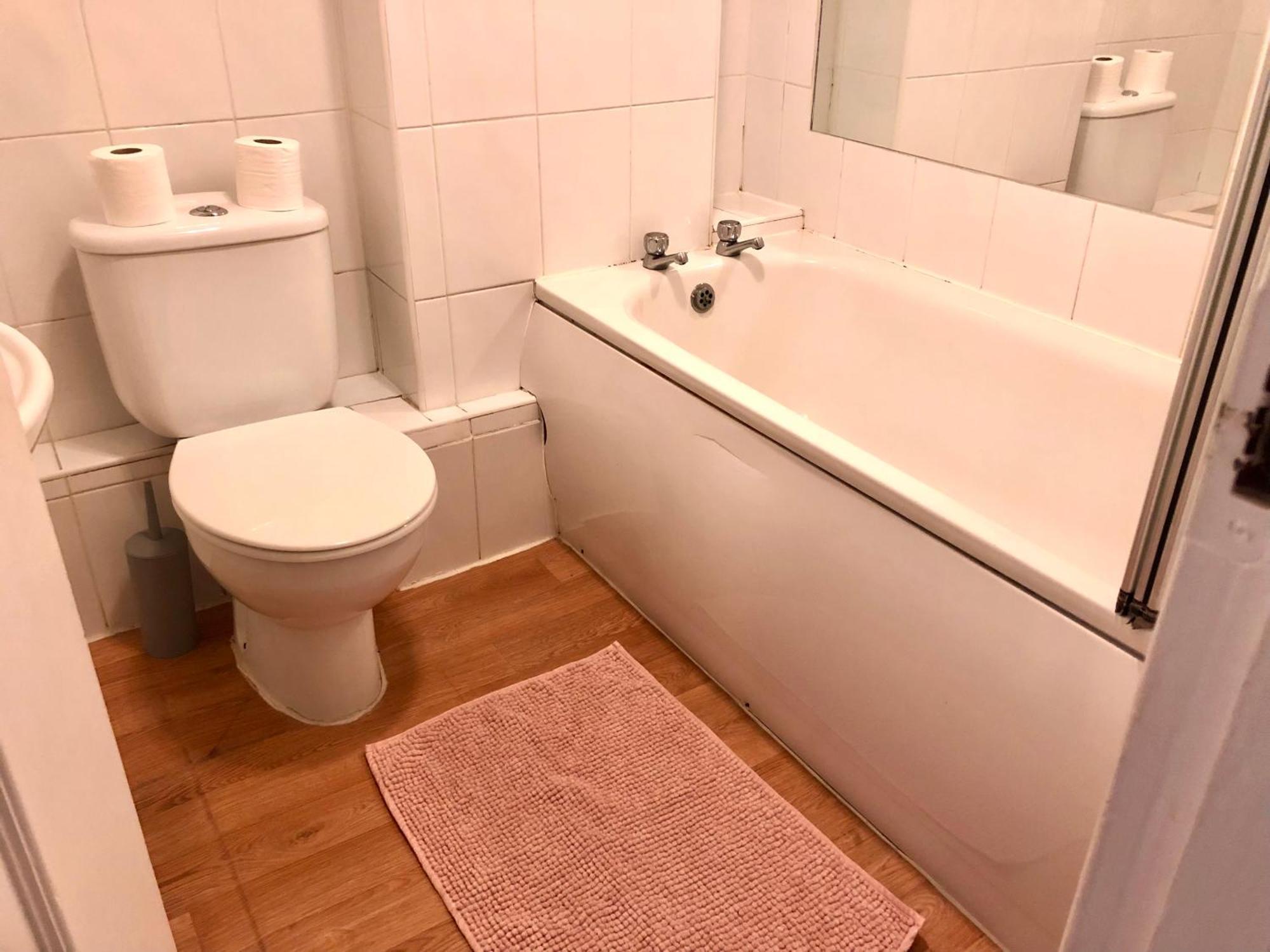 Private 2 Beds Flat Canada Water Londra