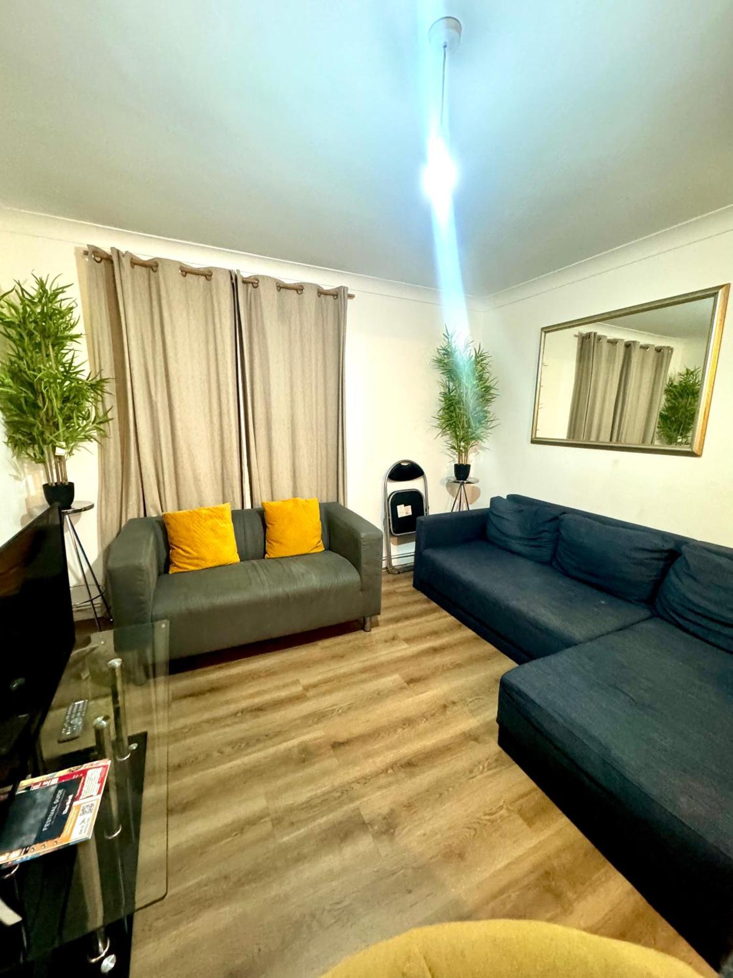 Private 2 Beds Flat Canada Water Londra