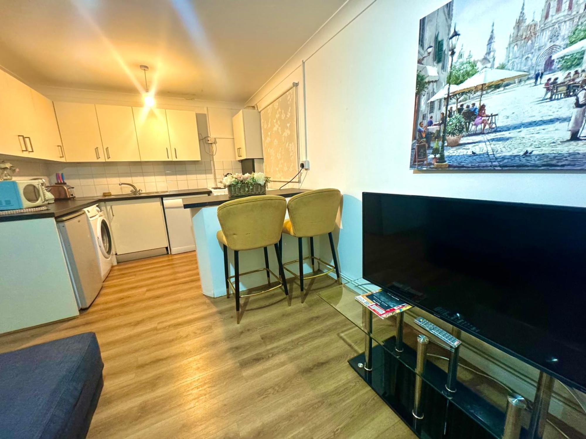 Private 2 Beds Flat Canada Water *